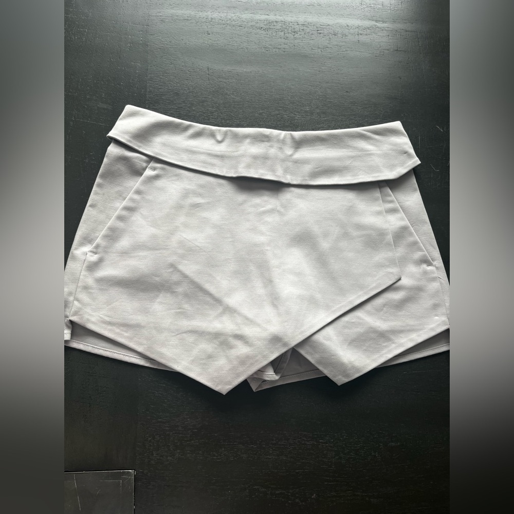 Talula Aritzia Lavender Grey Wrap Front Asymmetrical Skort SZ 0 Mini Skirt Short